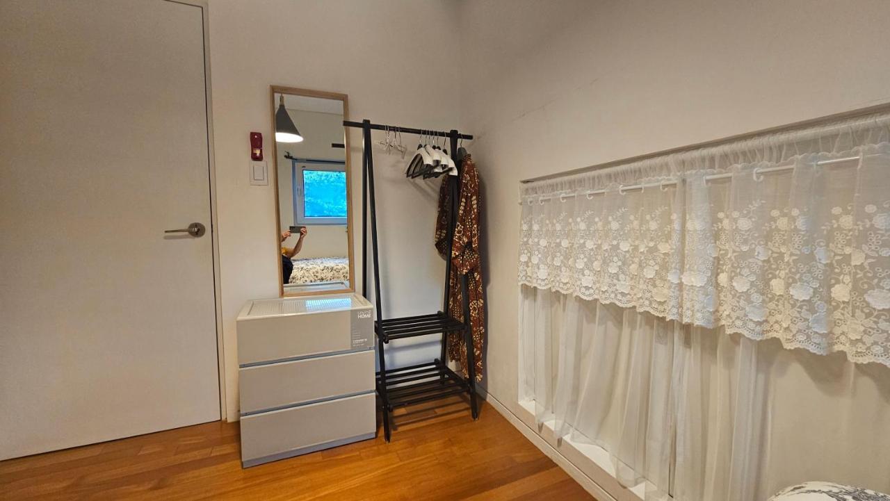 Guesthouse The Kims Seoul Bagian luar foto
