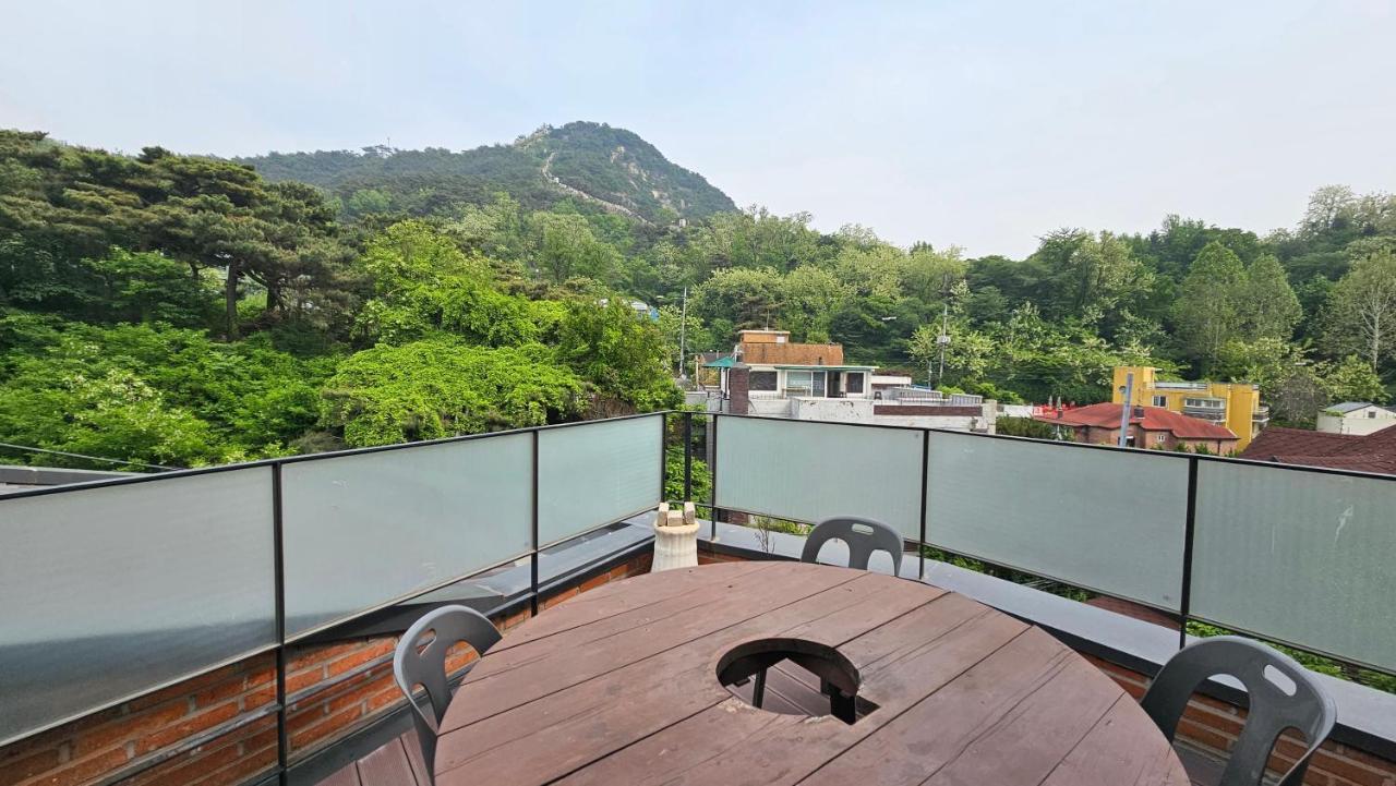 Guesthouse The Kims Seoul Bagian luar foto